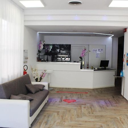 Hotel Luna Ρίμινι Εξωτερικό φωτογραφία
