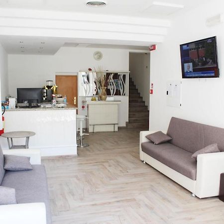 Hotel Luna Ρίμινι Εξωτερικό φωτογραφία