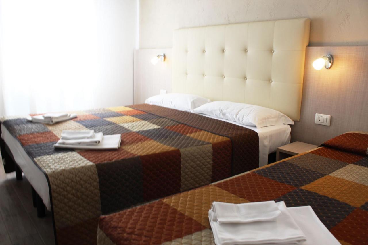 Hotel Luna Ρίμινι Εξωτερικό φωτογραφία