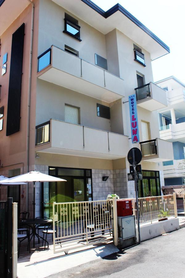 Hotel Luna Ρίμινι Εξωτερικό φωτογραφία