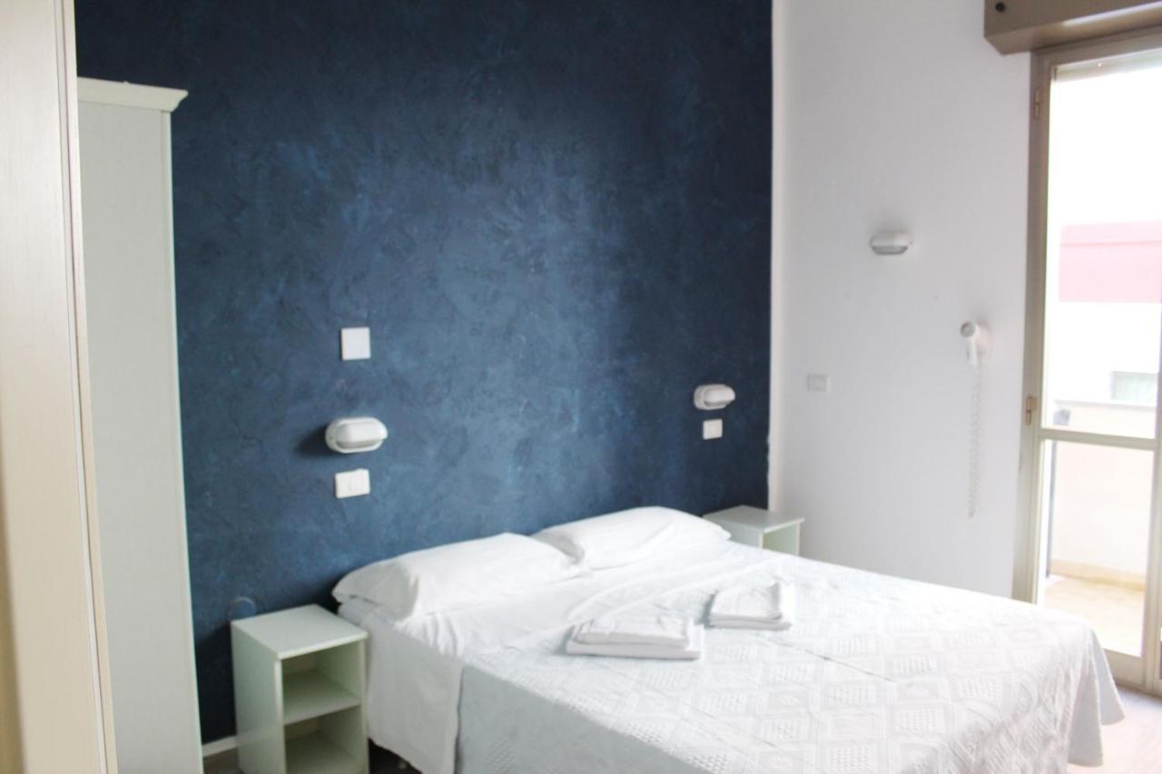Hotel Luna Ρίμινι Εξωτερικό φωτογραφία