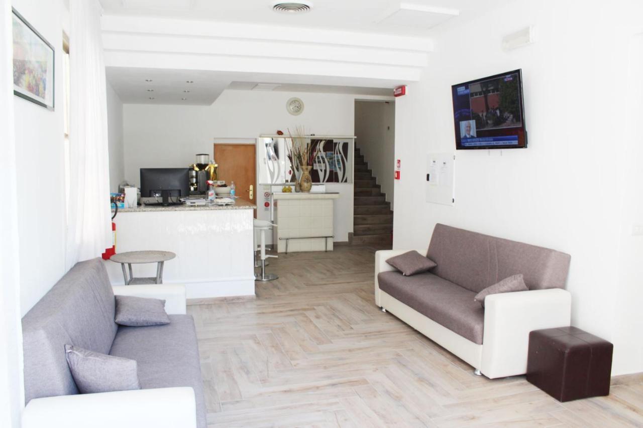 Hotel Luna Ρίμινι Εξωτερικό φωτογραφία