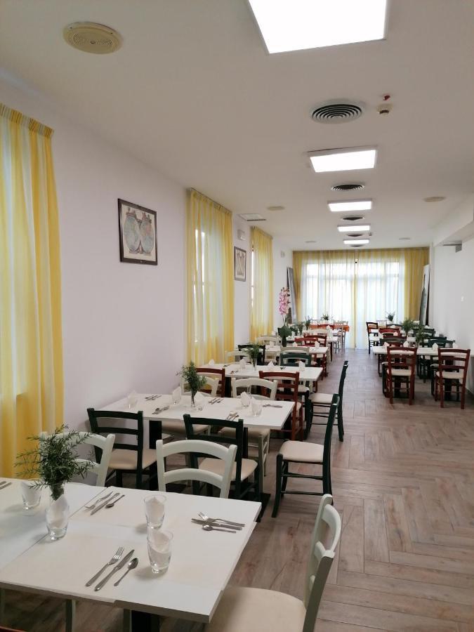 Hotel Luna Ρίμινι Εξωτερικό φωτογραφία